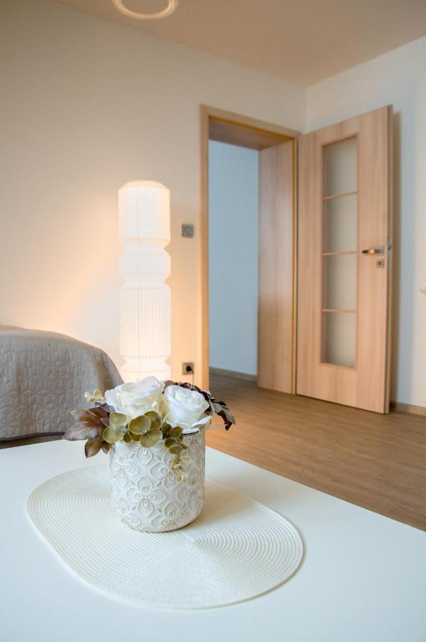Apartmanovy Dum Sklipek Trutnov Exterior photo